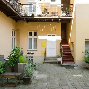 Sekretne Gniazdko W Tajemniczym Ogrodzie , Kraków Polska